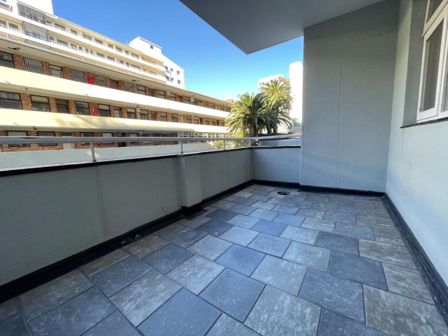 To Let 2 Bedroom Property for Rent in Sea Point Western Cape